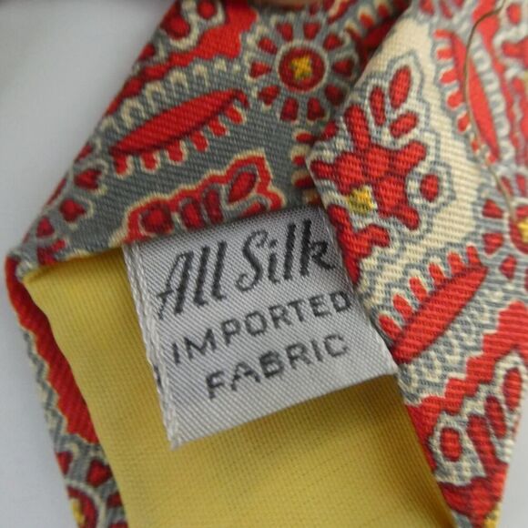Fabiani Vintage All Silk Men's Neck Tie Red Cream Geometric Floral Print Retro - Picture 6 of 6